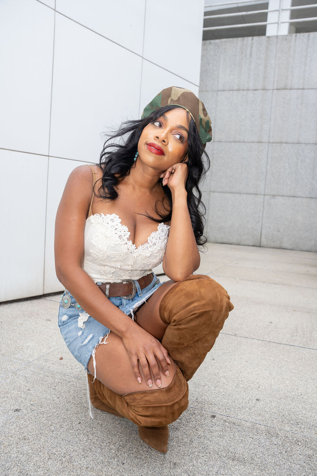 Cream lace bridal corset top, size small to medium, flattering structured waist